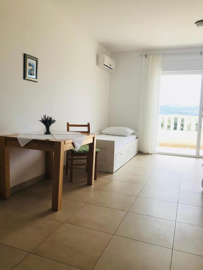Apartments Villa Marie Seget Vranjica Eksteriør bilde